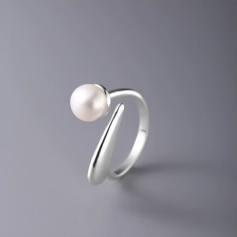 Charming Ring with Pearl for Women