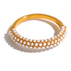 Elegant Style Ring with Pearls