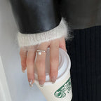 Women's Band Ring with White Pearl in Zircon
