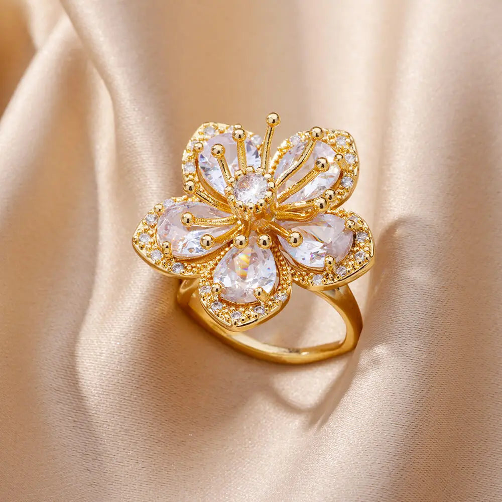 5-Petal Flower Band Ring in White Zircon