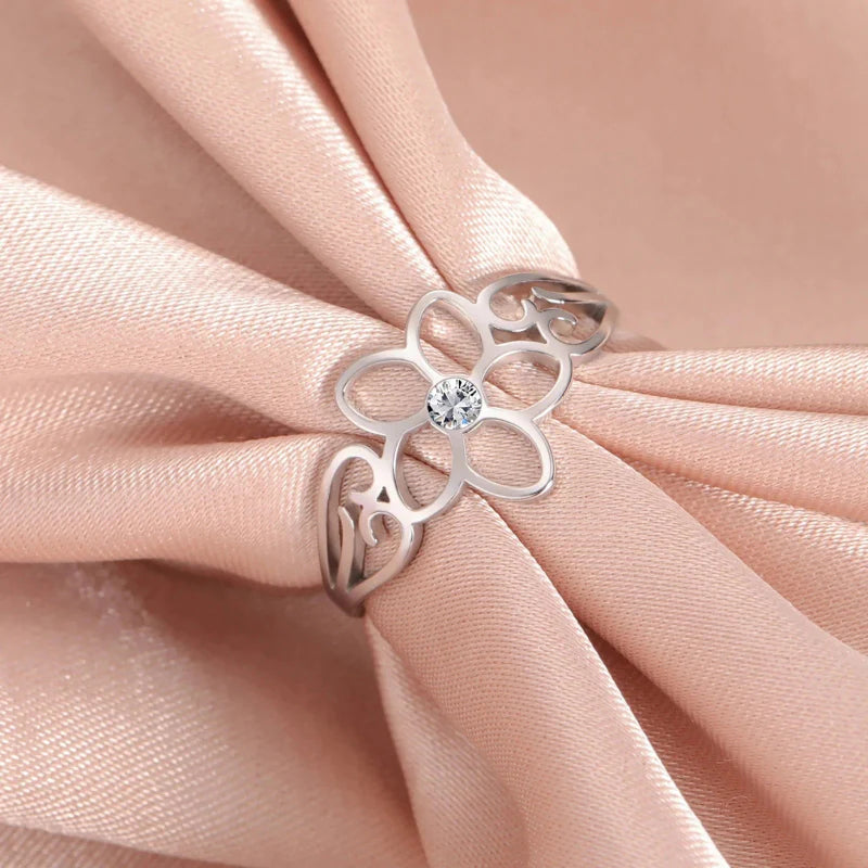 5-Petal Flower Ring with Zircon, Silver