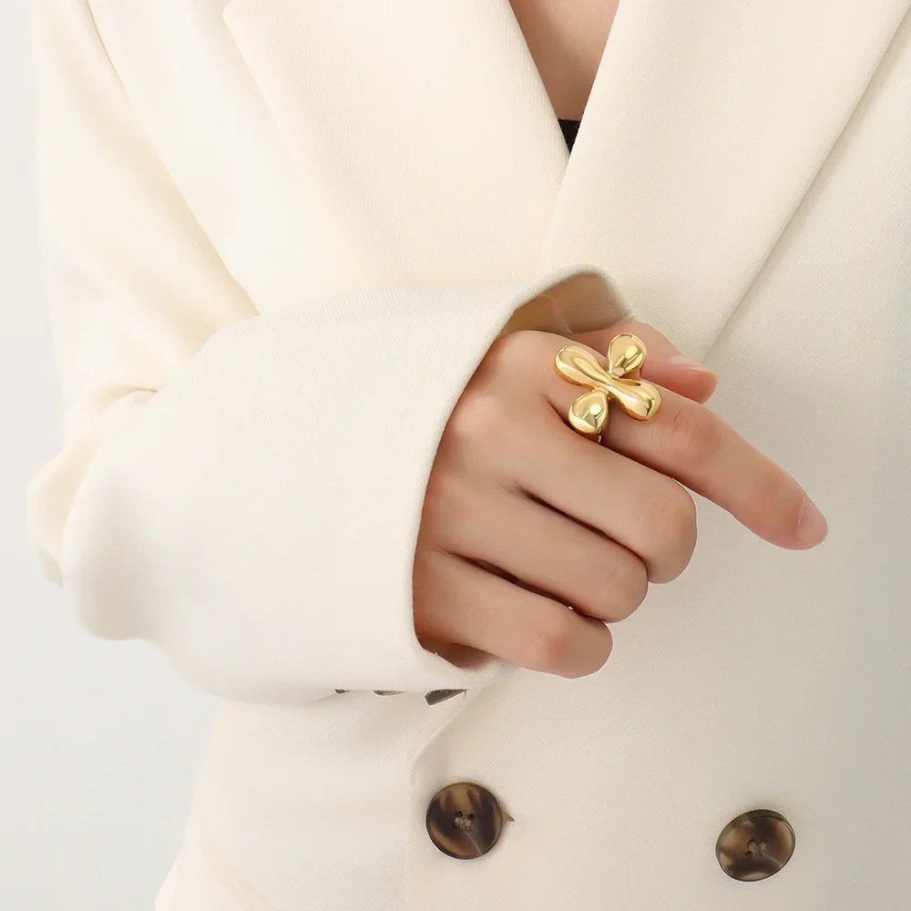 Vintage-Style Large Flower Band Ring