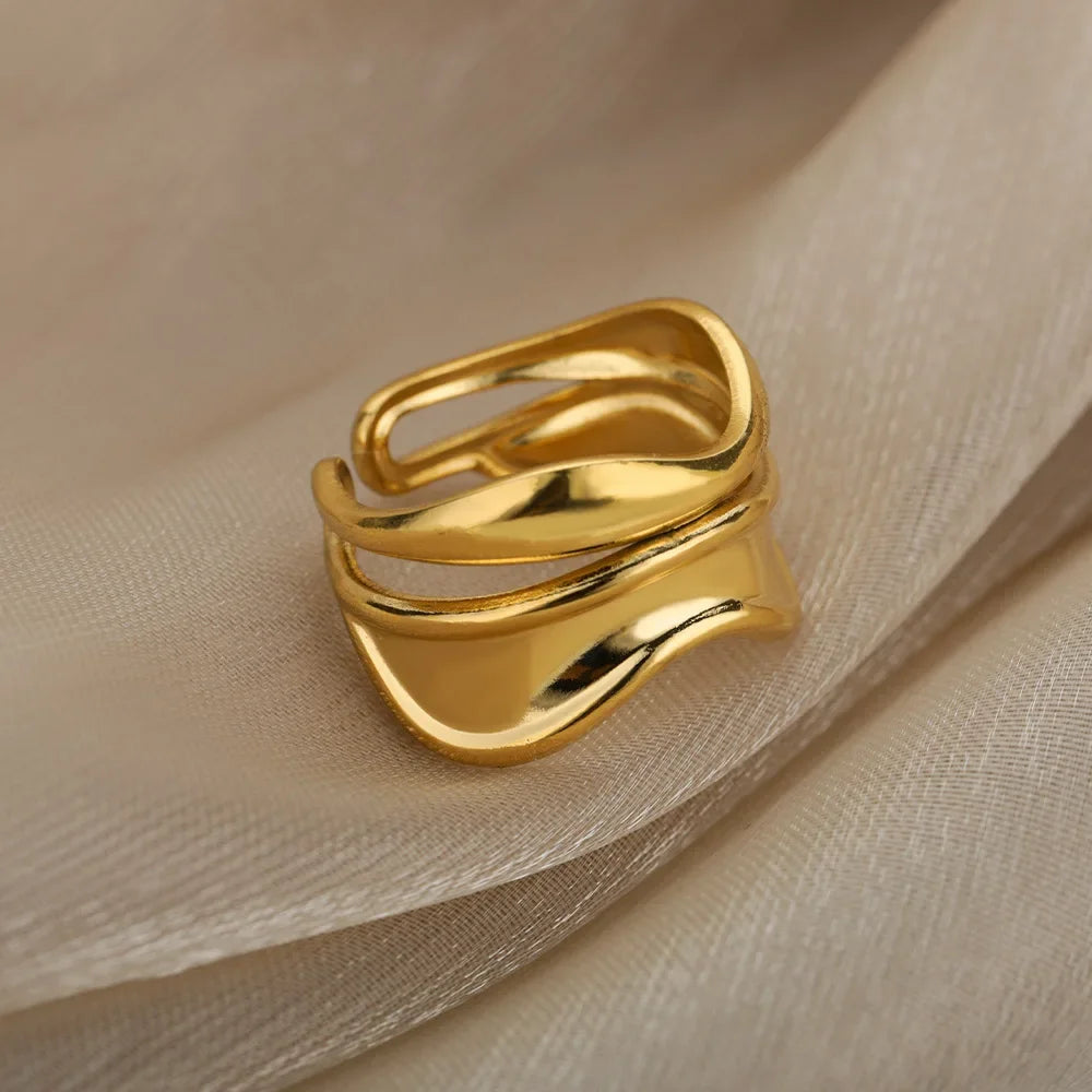 Water Drop Style Ring in Gold