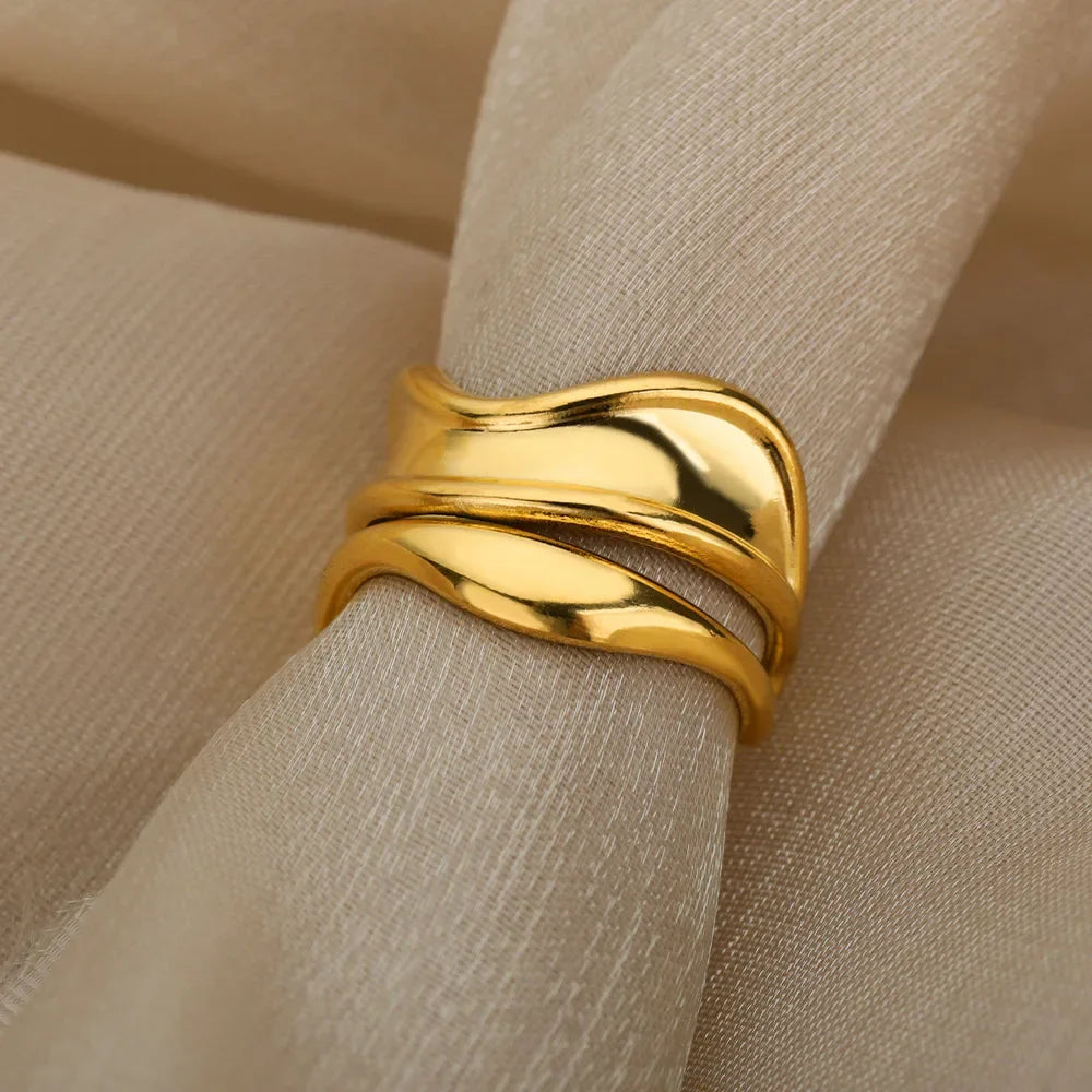 Water Drop Style Ring in Gold