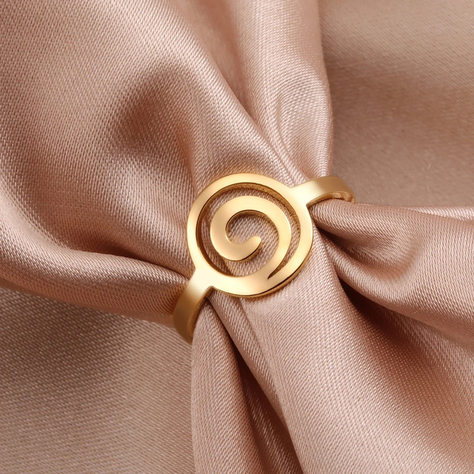 Spiral design ring for women gold round