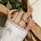 Style Ring with Flowers and Zircon Pearls