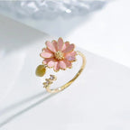 Ring with Pretty Daisy Flower