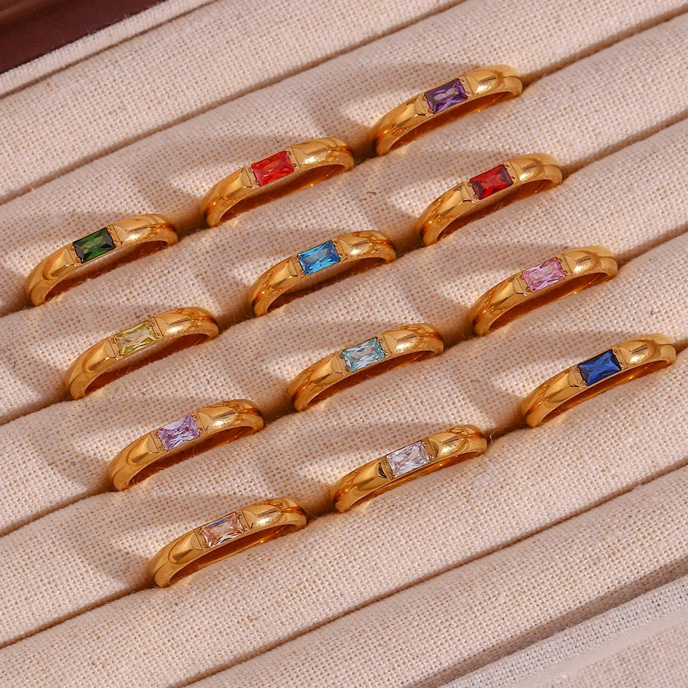 Women’s set birthstone ring