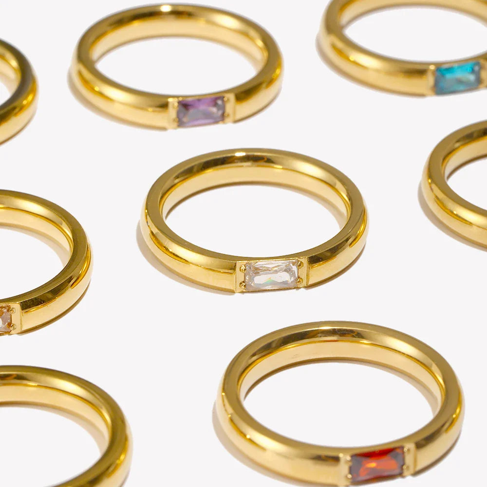 Women’s set birthstone ring