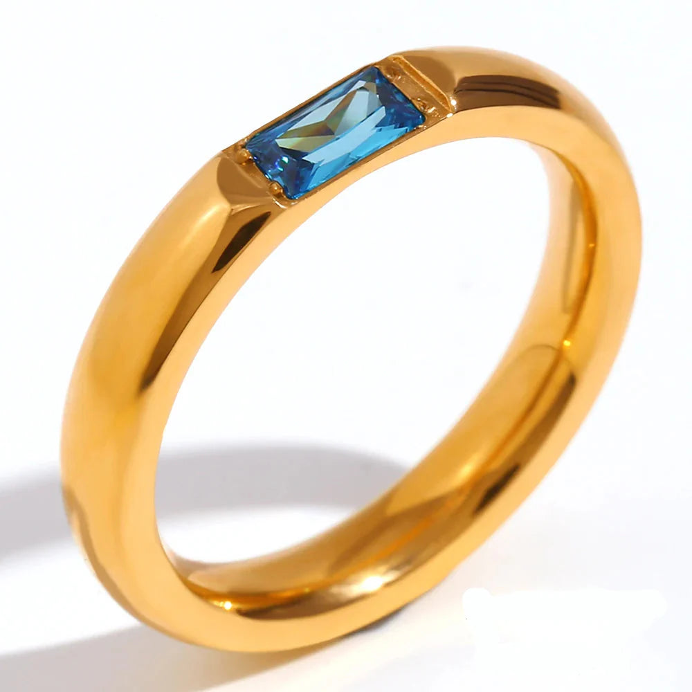 Women’s set birthstone ring for December