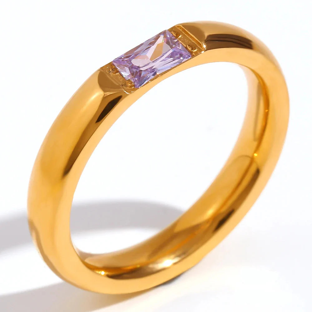 Women’s set birthstone ring for June