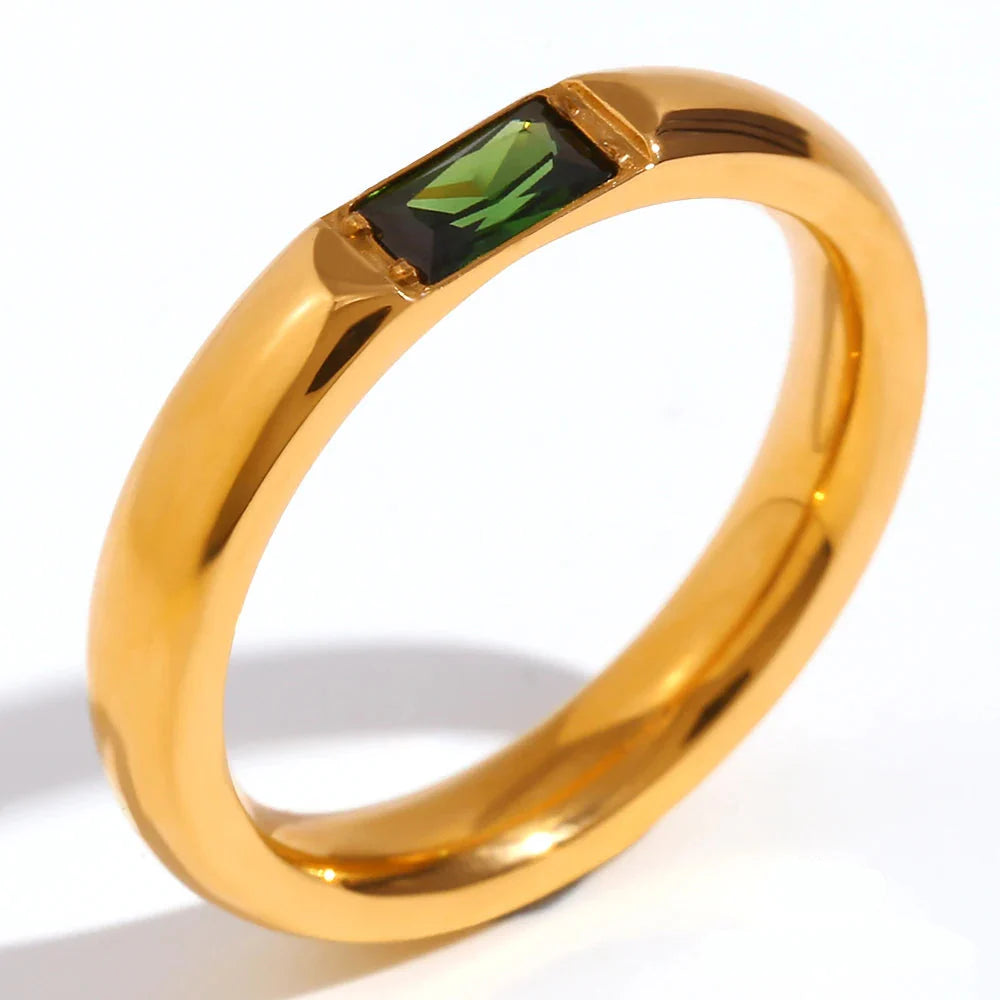 Women’s set birthstone ring for May