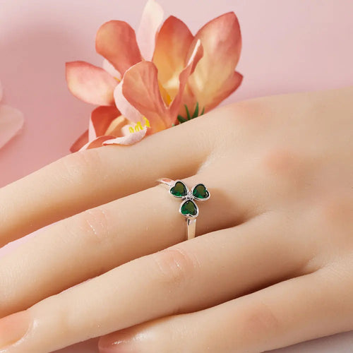Ring with Three-Leaf Clover in Green Zircon