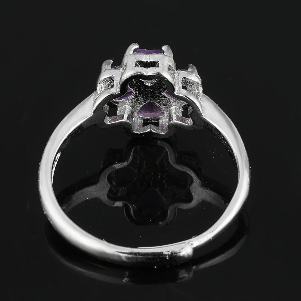 Ring with Four-Leaf Clover in Amethyst Stone
