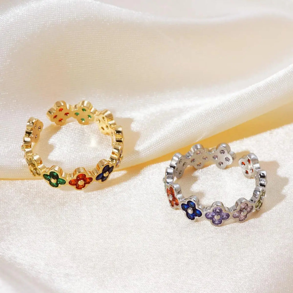 Ring with Colored Four-Leaf Clovers in Silver Zircon