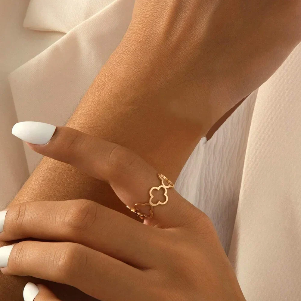Lucky Four-Leaf Clover Ring in Gold