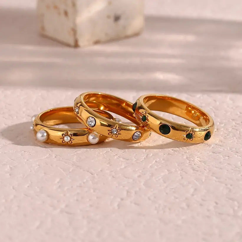 Style Ring with Pearls and Zircon 1