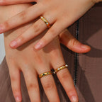 Style Ring with Pearls and Zircon 2