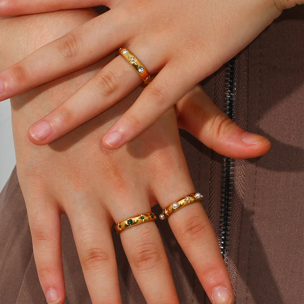 Style Ring with Pearls and Zircon 2