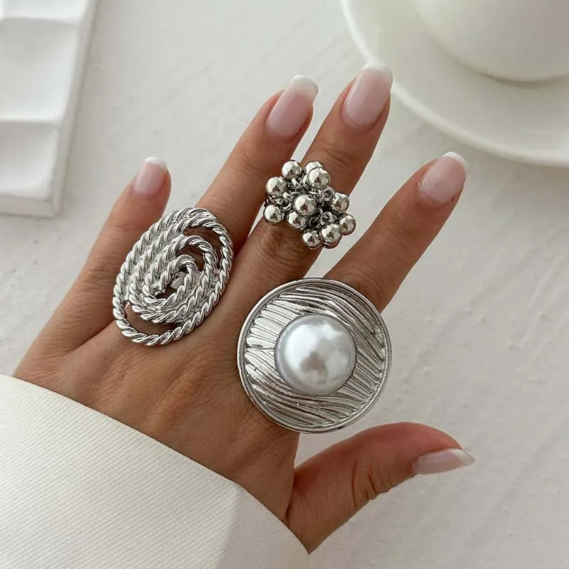 Baroque-Style Ring with White Pearl Silver