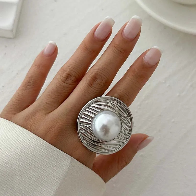 Baroque-Style Ring with White Pearl Silver