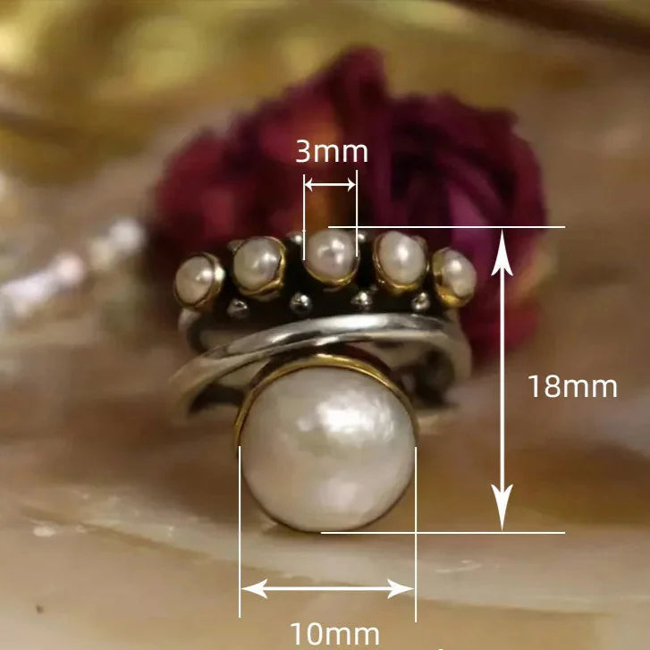 Vintage-Style Ring with Pearl