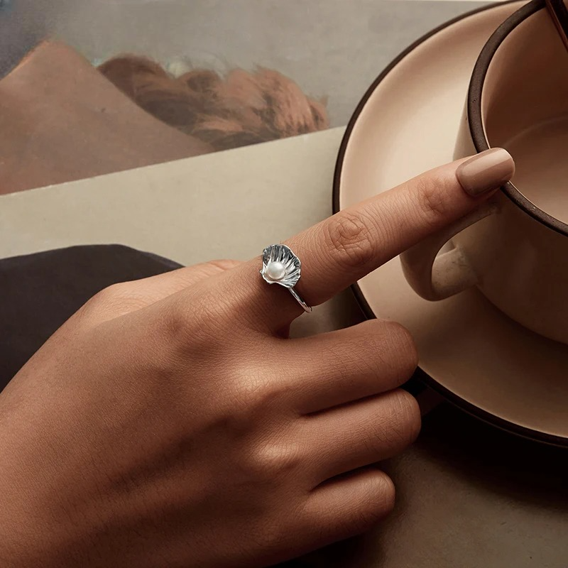 Elegant Scallop Shell Ring