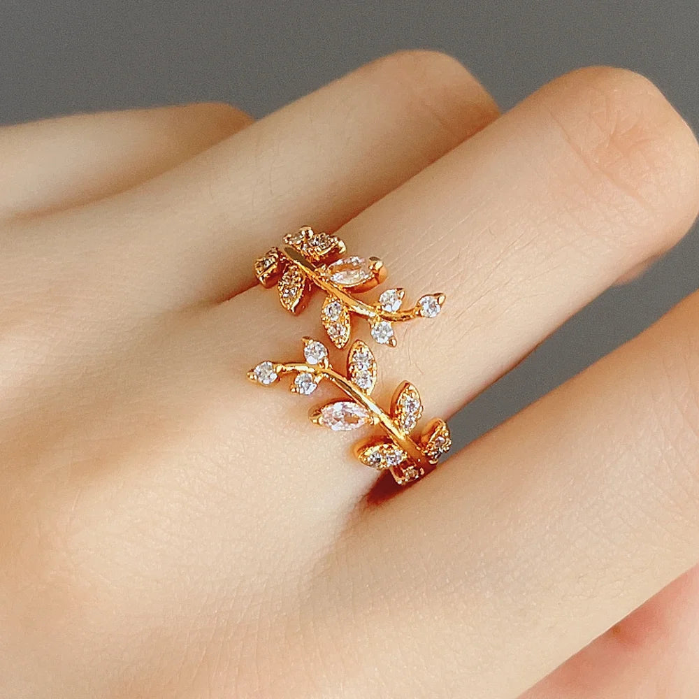 Autumn Zircon Laurel Leaf Ring in gold
