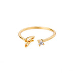 Fine ring for women personalized with initial g