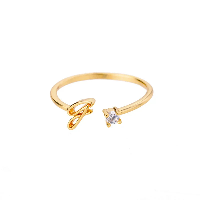 Fine ring for women personalized with initial g