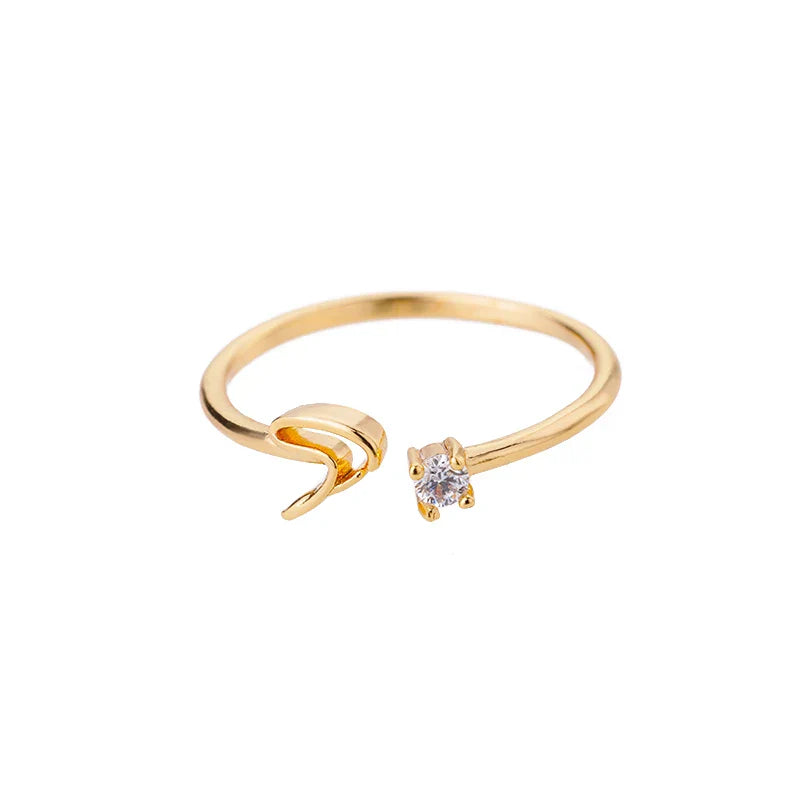 Fine ring for women personalized with initial s