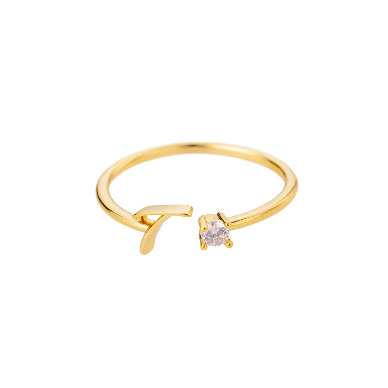 Fine ring for women personalized with initial t