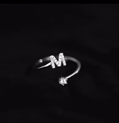 Women's initial ring m