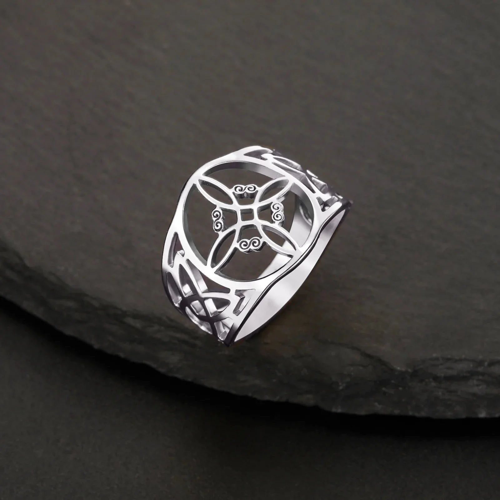 Women's Witch's Knot Protection Ring Wiccan silver