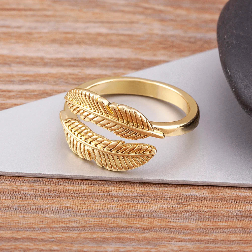 Gold-plated chiseled feather ring