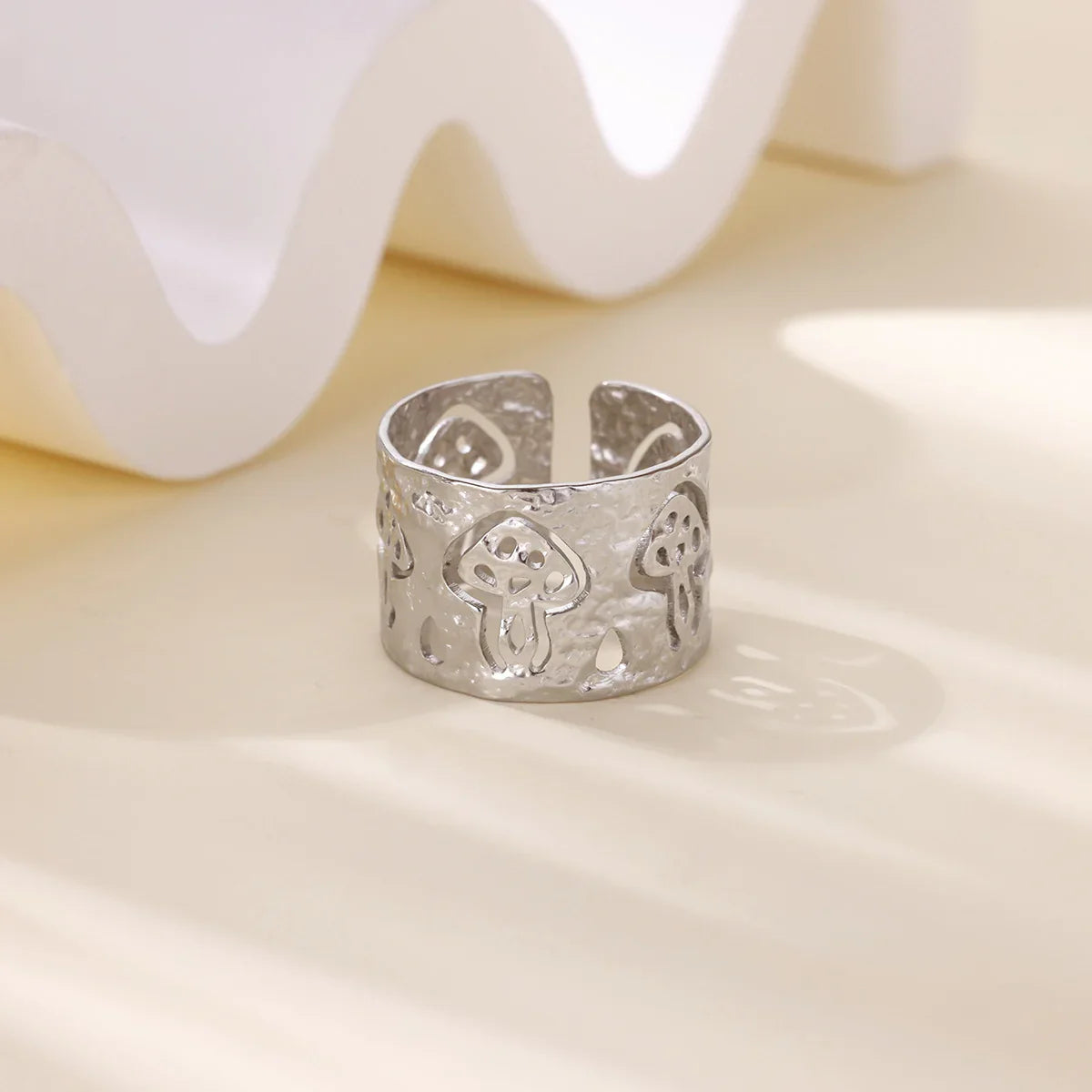 Retro Mushroom Ring in silver