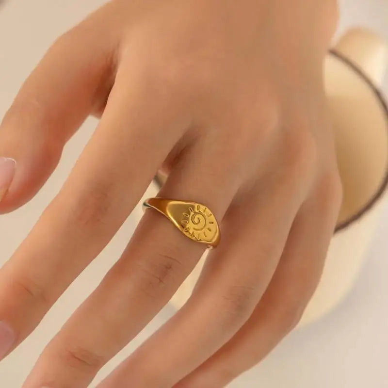 Retro Sun & Stars Gold Ring