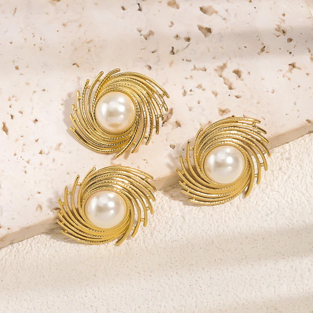 Stud Earrings with Pearl Style