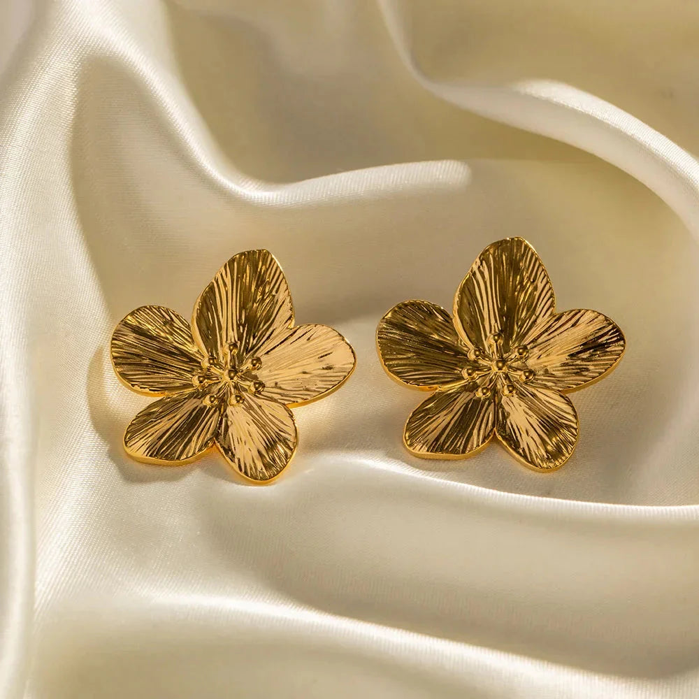 Gold Open Five-Petal Flower Stud Earrings