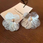 White Wide Petal Flower Stud Earrings