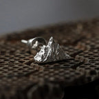 Mountain Stud Earrings in Silver


Material: steel


Colors: silver


Size: 1 cm diameter (see image)


Guaranteed allergen-free, suitable for men, women, boys, or girls


Highly crafted product