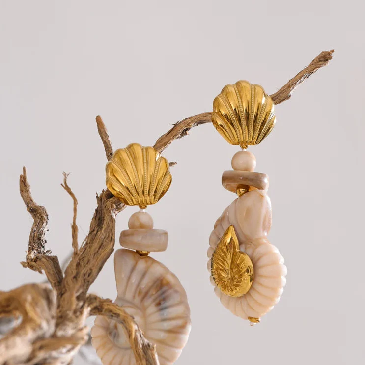 Vintage seashell earrings