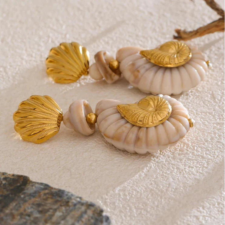 Vintage seashell earrings