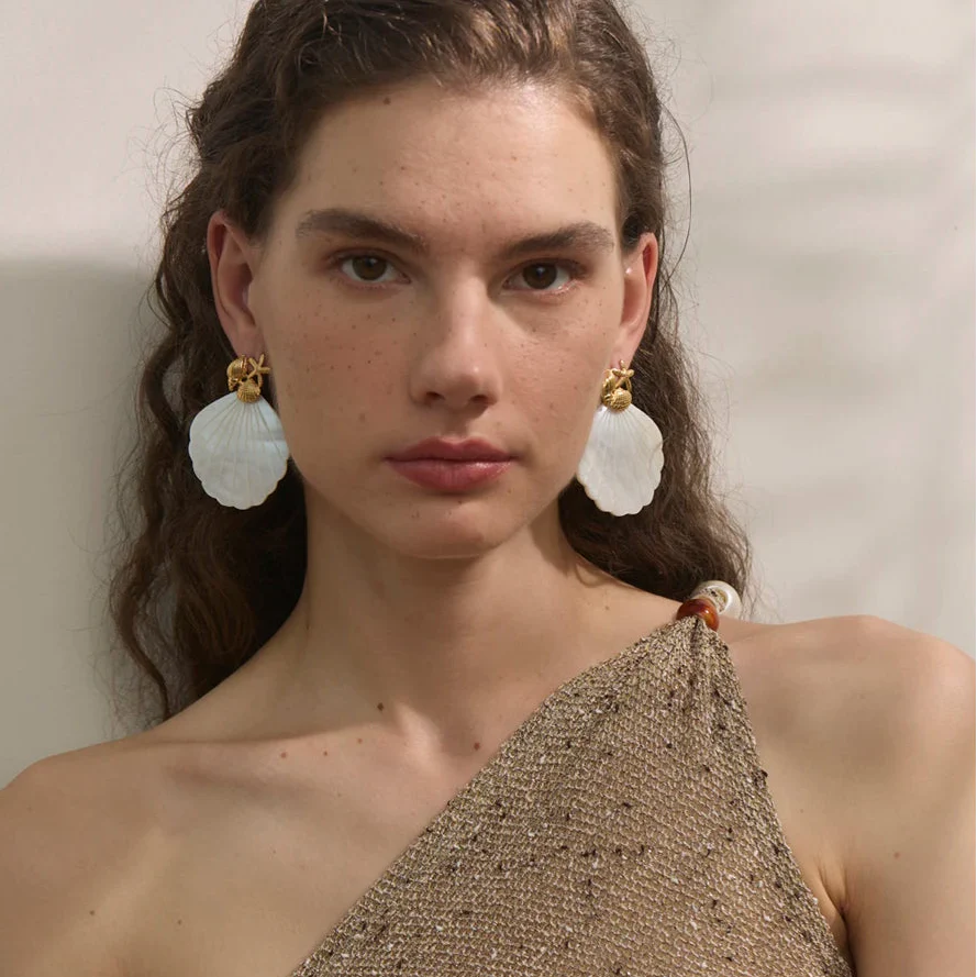 Shell mother-of-pearl and starfish color earrings