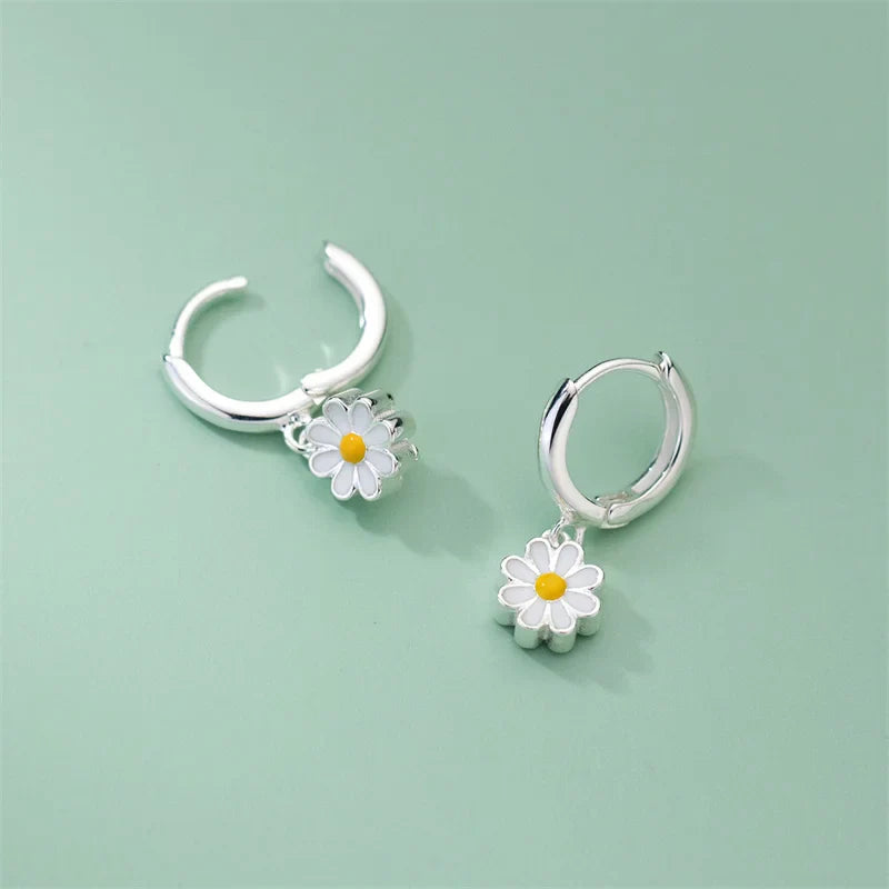 Marguerite Flower Hoop Earrings a