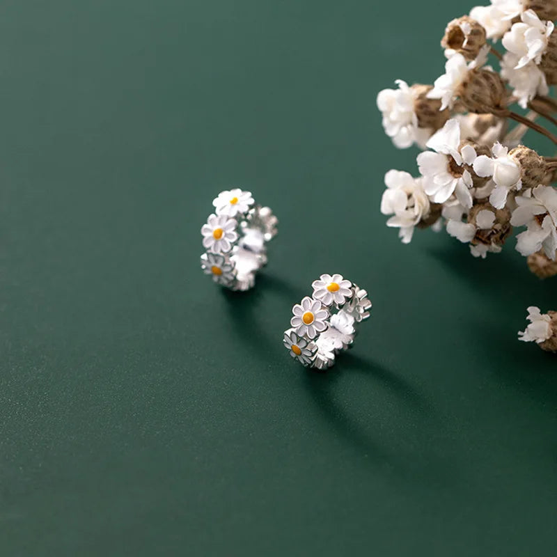 Marguerite Flower Hoop Earrings b