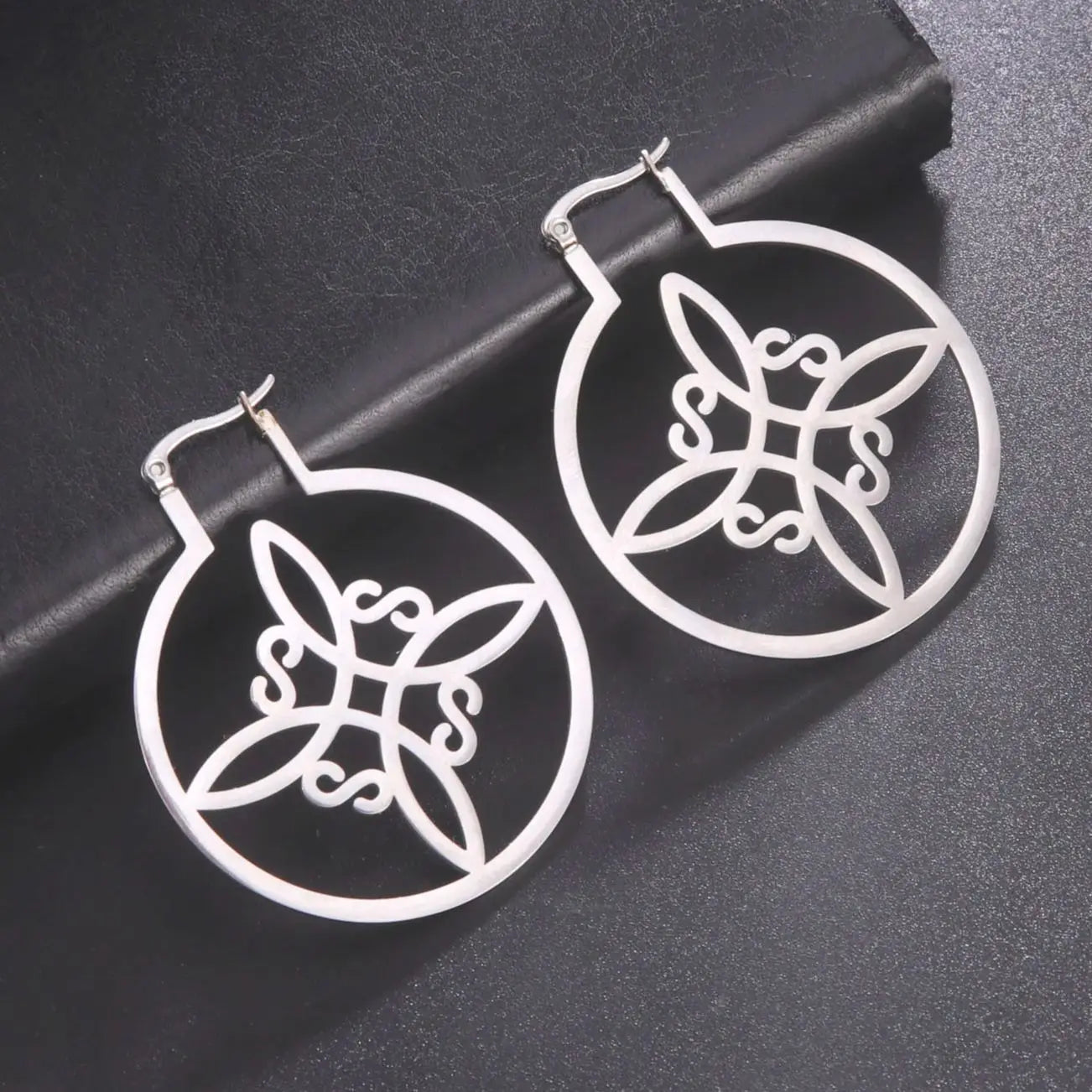 Wiccan Women's Protective Witch's Knot Hoop Earrings Silver