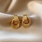 Women's knot earrings in gold