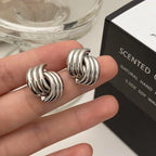 Women's knot earrings in silver