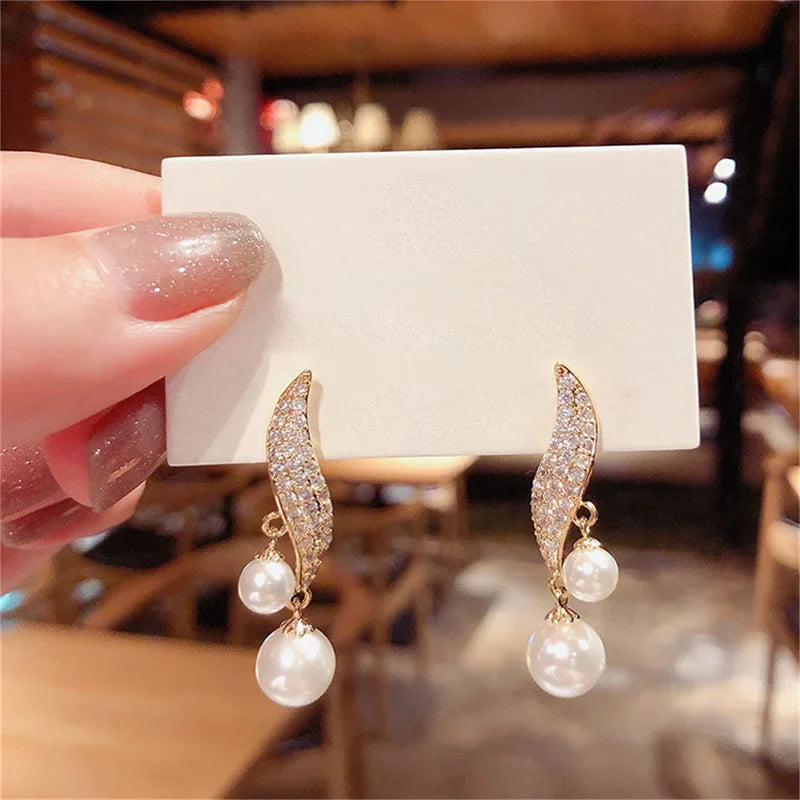 Drop Earrings with 2 Pearls and Rhinestones